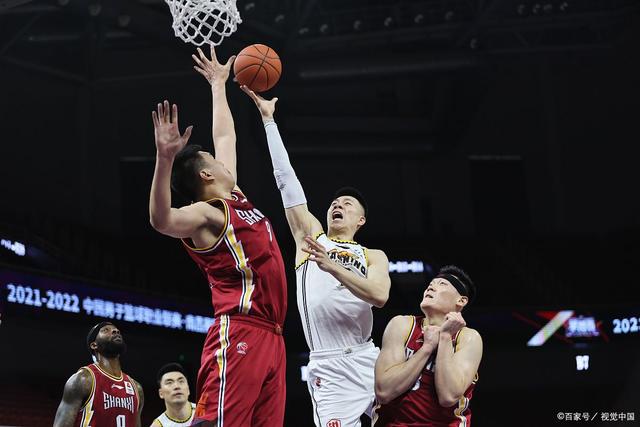 开云体育入口-湖人力克雷霆，张镇麟统治全场