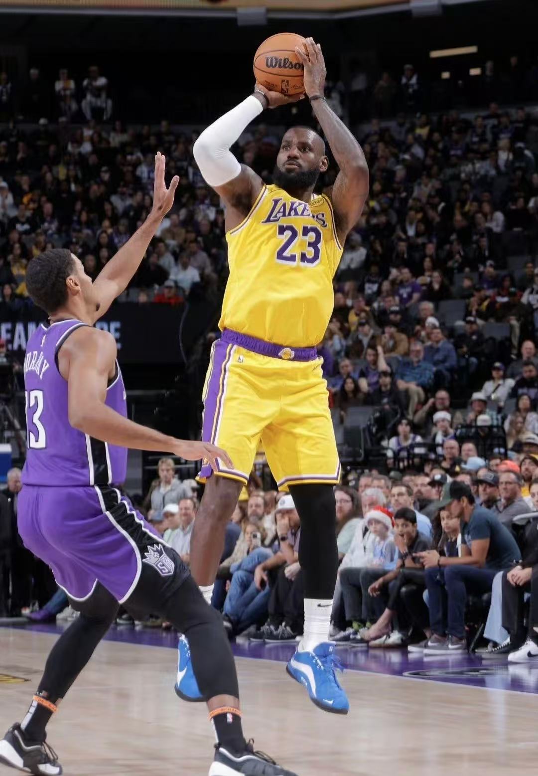 开云体育中国-国王碾压凯尔特人，詹姆斯点燃赛场